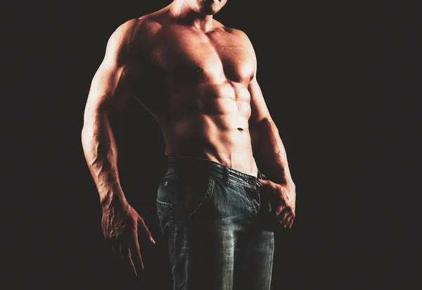 运动员柔韧的肌肉 腹部肌肉 男性腹肌 — 图库照片