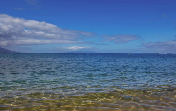 Viaggi Sfondo Vacanza Estiva Concetto Spiaggia Con Cielo Soleggiato Scena — Foto Stock