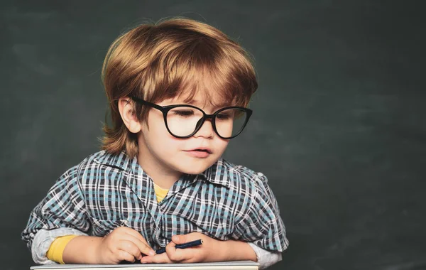 Lärandekoncept Grundskola Och Utbildning Redo För Skolan Skolbarn Skolbegrepp — Stockfoto