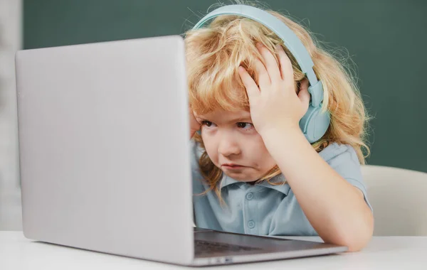 Angry Sad School Kid Working Computer Class Little Funny System — Foto Stock