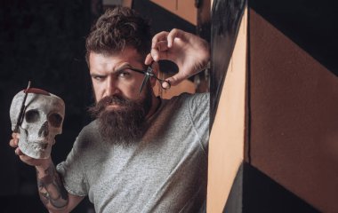 Saç salonu ve Kuaför vintage. Bıyık balmumu. Berber dükkanı. Eski ahşap arka plan kopya alanı ile araçlarda dükkanı berber. Süsler. Melisa sakallı. Sakal Bakımı