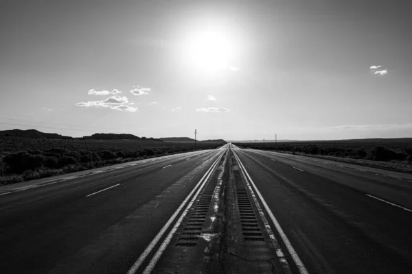 Route Asphaltée Vide Beau Paysage Coucher Soleil Ciel Scène Paysage — Photo