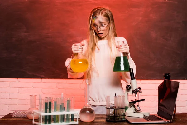 Chemical Experiment Funny Schoolgirl Kid Doing Experiments Laboratory Explosion Lab — Foto de Stock