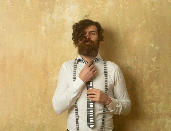 Crazy Man Suspenders Feel Candid Face Expression Portrait Funny Bearded — Stockfoto