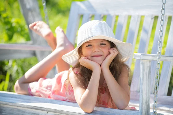 Little Girl Swinging Summer Sunny Day Child Dreaming Swing Child — Stok fotoğraf
