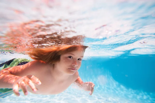 Strand Zee Water Plezier Kind Zwemmen Onder Water Zee Een — Stockfoto
