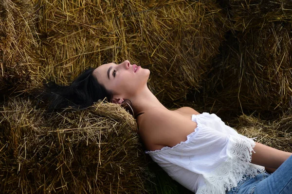 Hermosa Cara Niña Primer Plano Retrato Exterior Mujer Joven Sraw —  Fotos de Stock