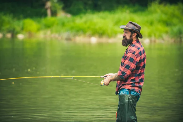 Young Bearded Man Angler Fishing Lake River Flyfishing — Stockfoto