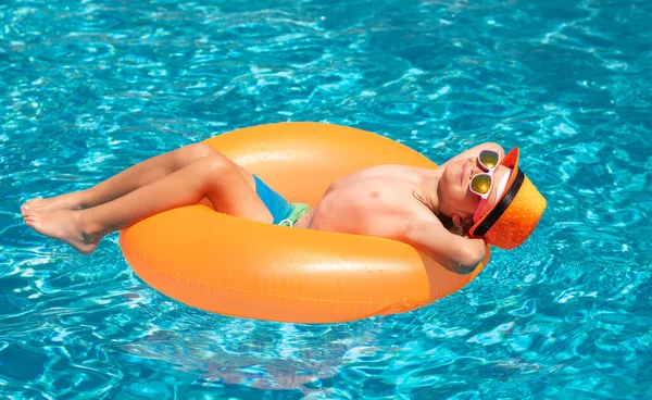 Summer Travelling Kids Swim Float Ring Summer Vacation Holidays —  Fotos de Stock