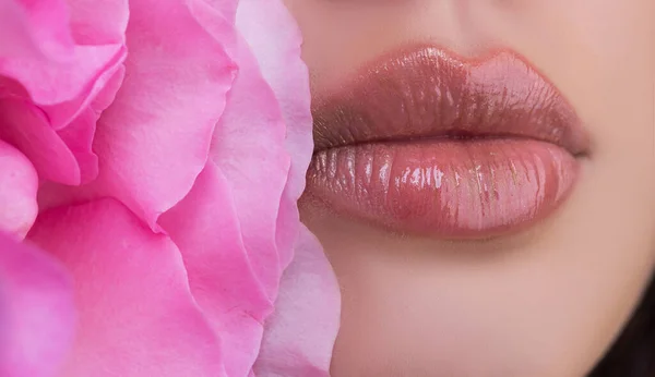 Sexy Mollige Lippen Een Close Vrouwelijke Mond Perfecte Natuurlijke Lipmake — Stockfoto