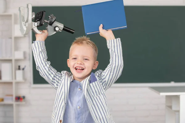 Little Schoolboy Study Classroom Elementary School Excited Schoolboy Pupil Microscope — Stock Fotó