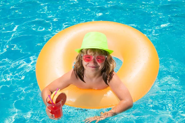 Boy Kid Pool Drinking Cocktail Happy Lifestyle Kids Water Toy — Foto Stock