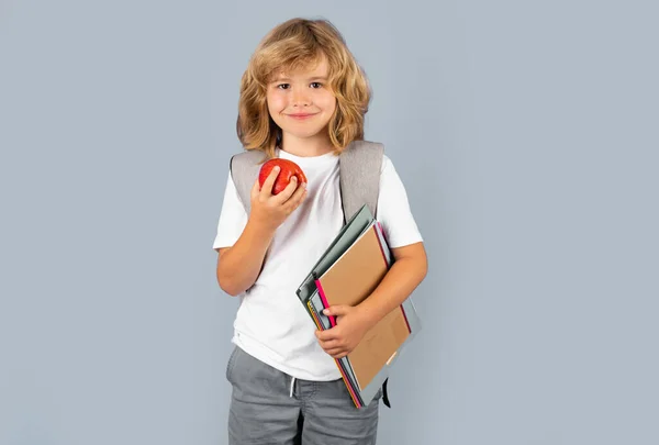 Niño Uniforme Escolar Con Mochila Adolescente Estudiante Aislado Fondo —  Fotos de Stock