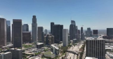 Los Angeles şehir merkezindeki gökdelenler, İHA ile Los Angeles 'a uçmak, en iyi hava manzarası. Los Angeles, CA, ABD, 1 Haziran 2022