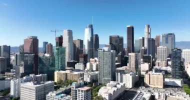 Los Angeles şehir merkezi silueti, İHA 'yla Los Angeles uçuşu, en iyi hava manzarası. Los Angeles, CA, ABD, 10 Mayıs 2022