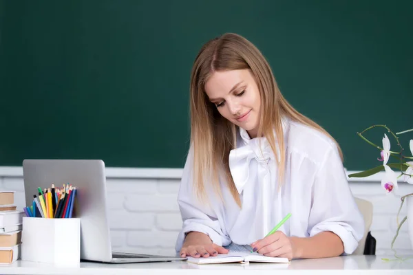 Focused Student Young Woman Writing Notebook Learning Education Course Sit — Stock Photo, Image