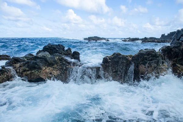 Roca Mar Vista Turuoise Agua Lava Rocas Playa Olas Del —  Fotos de Stock