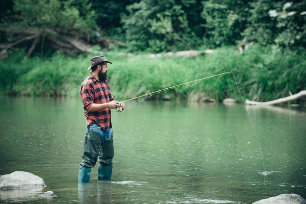 Pesca Hobby Fine Settimana Estivo Uomini Barbuti Pescatore Con Canna — Foto Stock