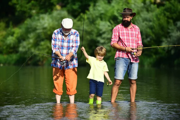 Pescadores Joven Concepto Adulto Pesca Padre Hijo Abuelo Pescando Hobby — Foto de Stock