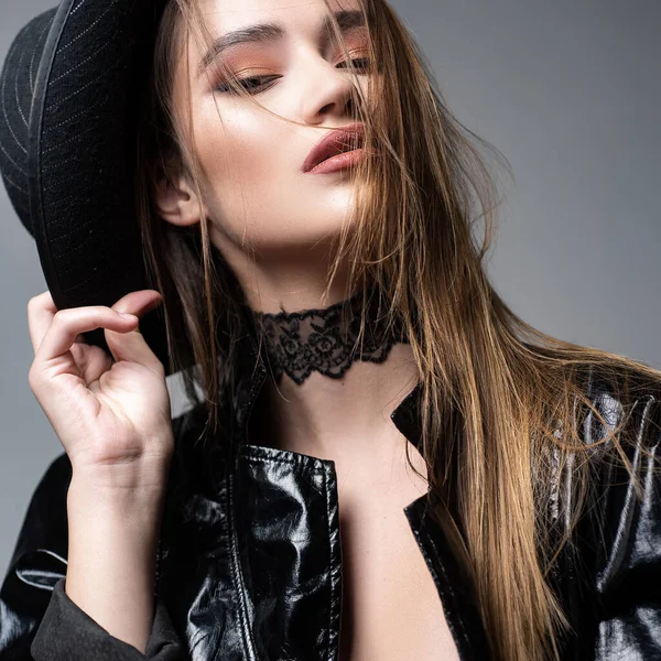 Sensuellt Porträtt Ung Kvinna Ateljé Vacker Flicka Mode Modell — Stockfoto