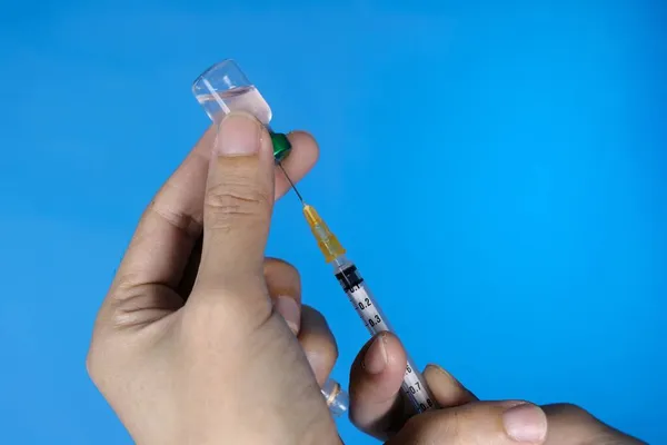 Closeup Doctor Hands Holding Syringe Bottle Vaccine Clear Glass Vaccine — Stock Photo, Image