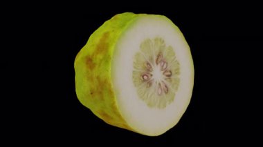 Şeffaf arka planda (alfa kanallı) yarı yerli bir limonun yuvarlanan gerçekçi canlandırması. Video kusursuz bir şekilde döngüye giriyor ve üç boyutlu nesne gerçek bir limondan taranıyor..