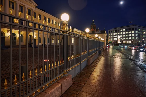 Capital Finland Helsinki Night Presidential Palace Orthodox Uspensky Cathedral City — Fotografia de Stock