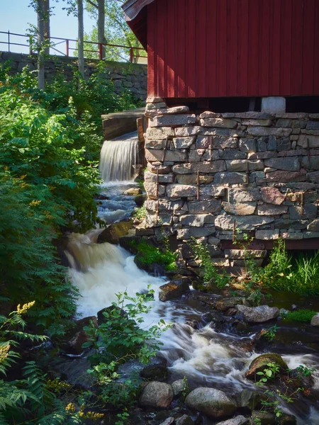 芬兰Fagervik的魅力 水力发电厂 夏季步行 — 图库照片