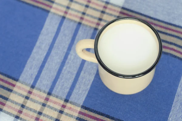 Mug dengan susu — Stok Foto