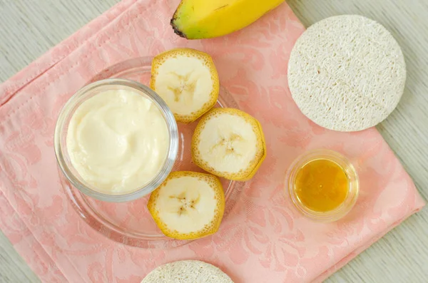 Topeng Wajah Kuning Krim Wajah Pisang Topeng Rambut Mentega Shea Stok Foto Bebas Royalti