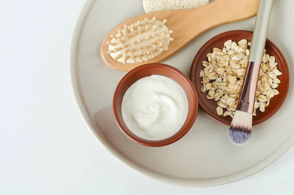 Fresh Greek Yogurt Oatmeal Make Brush Wooden Hairbrush Natural Beauty — Foto de Stock