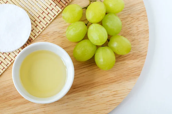 Mangkuk Kecil Dengan Minyak Biji Anggur Jus Anggur Cuka Bahan — Stok Foto