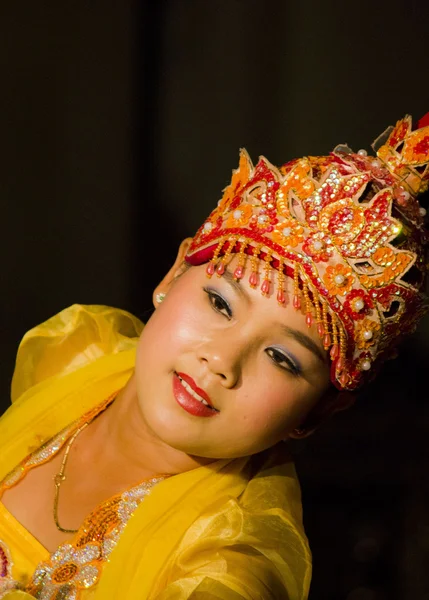 Traditionele Birmese danser — Stockfoto