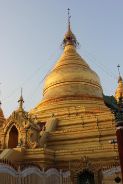 Mandalay tapınak Kutho Daw Pagoda