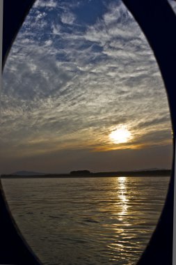 gün batımı tekne bagan, myanmar içinde.