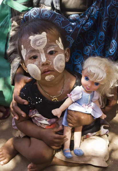 Povertà attraverso Childs occhio — Foto Stock