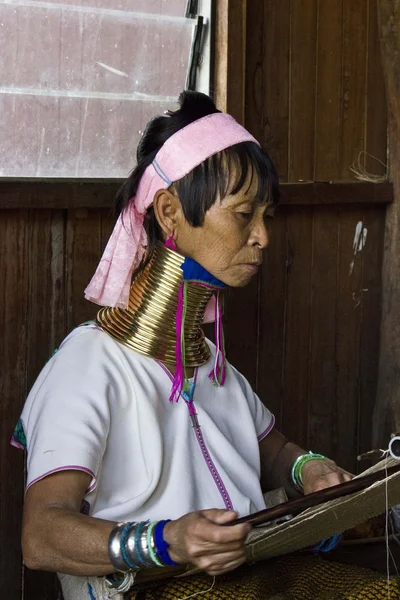 Giraffe жінка М'янми — стокове фото