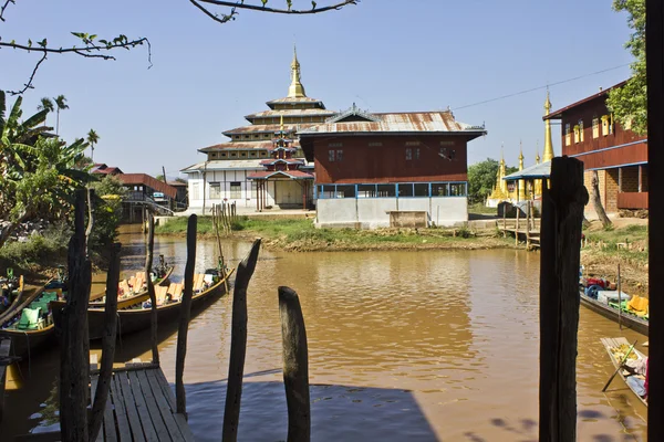 MArket flotante en Inle Lake, Myanmar — Foto de Stock