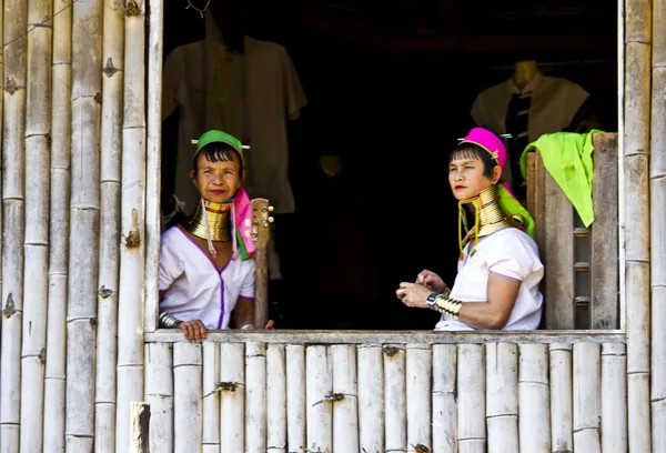 Jirafa mujer de Myanmar —  Fotos de Stock