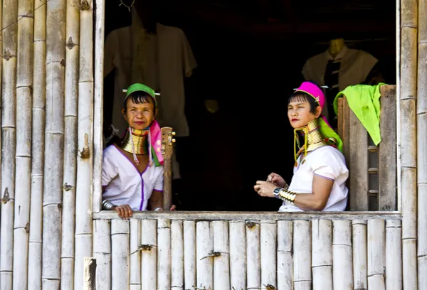 Jirafa mujer de Myanmar — Foto de Stock