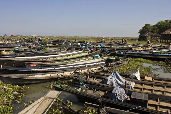 MArket flotante en Inle Lake, Myanmar — Foto de Stock