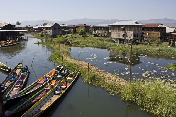 MArket flotante en Inle Lake, Myanmar — Foto de Stock