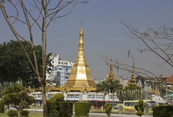Yangon downtown i stupa — Zdjęcie stockowe
