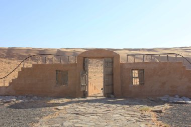 Antik kapıdan içeri desrt