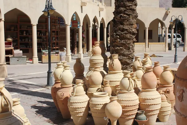 Typické suvenýry v městě nizwa, Omán. — Stock fotografie