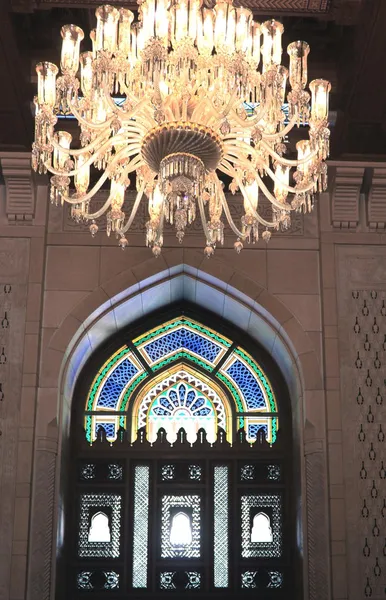 Sultan Qaboos Grand Mosque, interiér — Stock fotografie