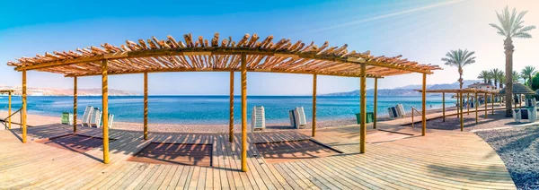 Panoramic View Public Beach Decorative Sunshade Wooden Floor Red Sea — Fotografia de Stock