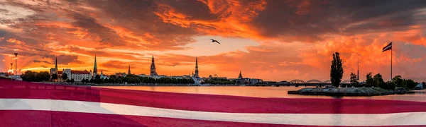 Colorful Sunrise Waterfront View Historical District Riga Capital City Latvia — Stock Photo, Image