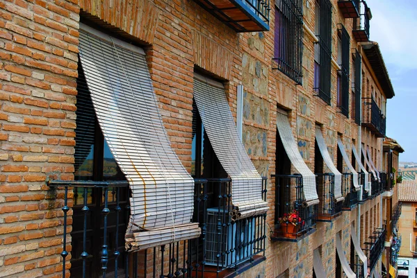 Blinds on windows in Toledo, Spain — Stock Photo, Image