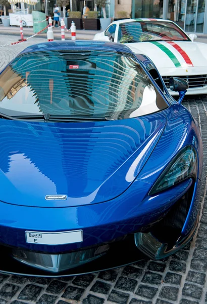 Дубай Оаэ February 2021 Luxury Car Mclaren Street Famous District — стоковое фото